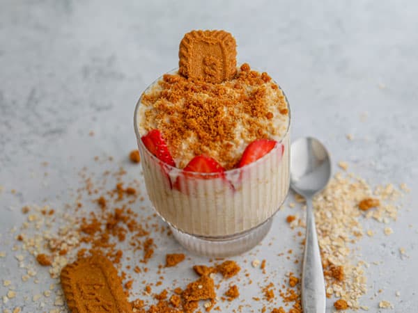 Overnight oats with berries